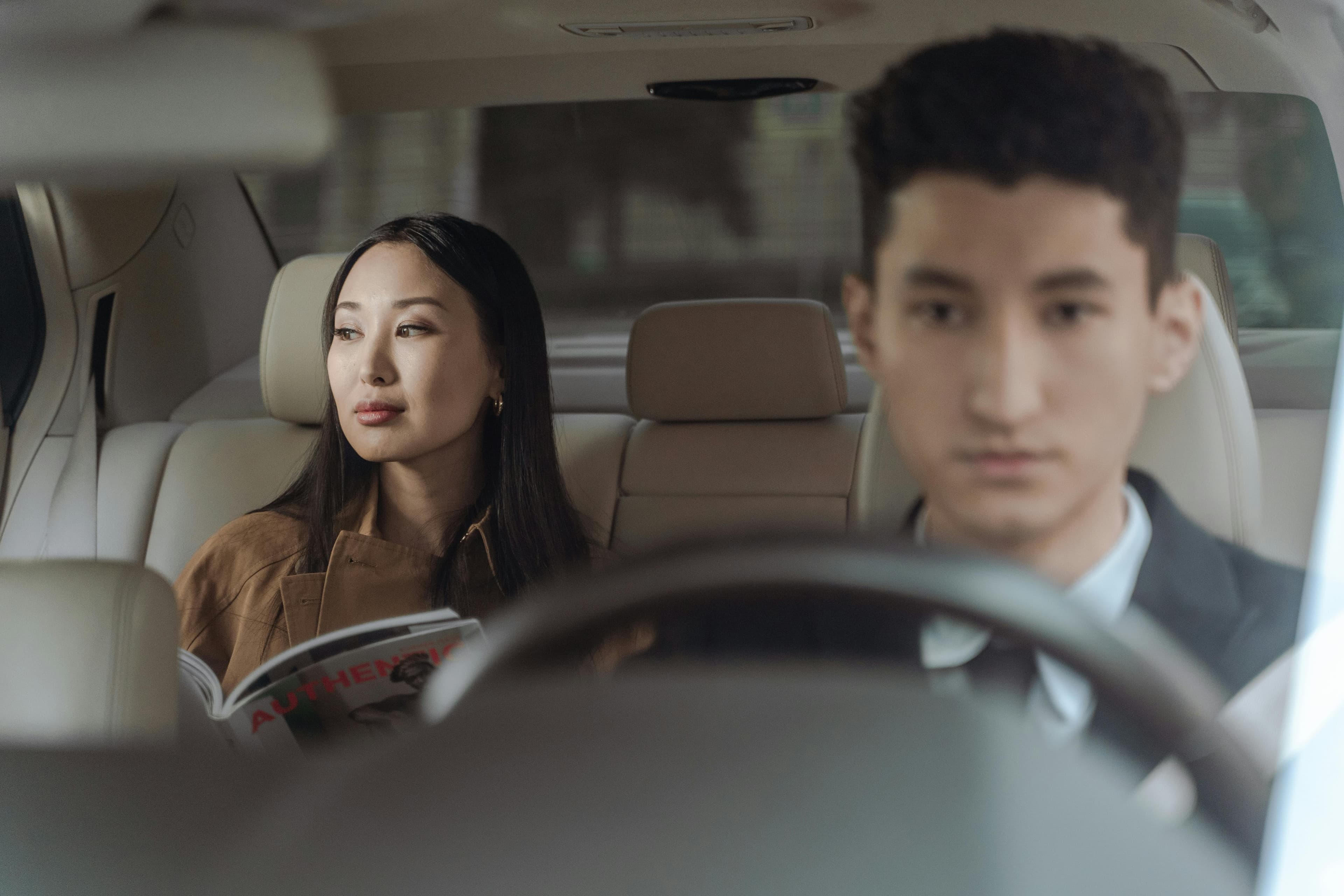 Luxury chauffeur service in Paris